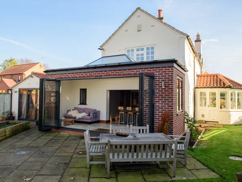 Bifold Brockley