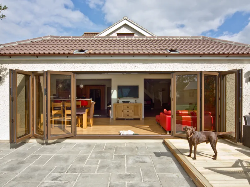 Bifold Brockley