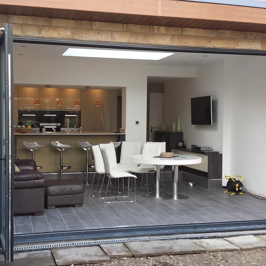 Bifold Brockley
